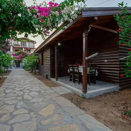 Cuhadar Ahsap Evleri *