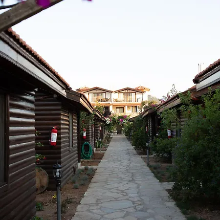 ホテル Cuhadar Ahsap Evleri