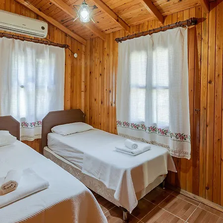 Cuhadar Ahsap Evleri *