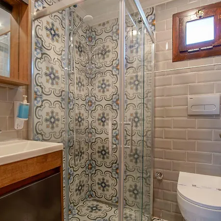 Cuhadar Ahsap Evleri Palamutbükü