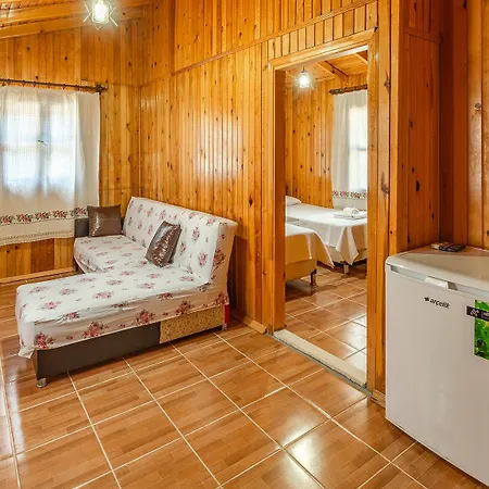 Cuhadar Ahsap Evleri Hotel Palamutbükü