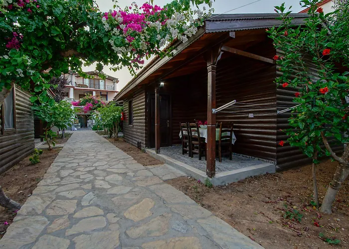 Cuhadar Ahsap Evleri *