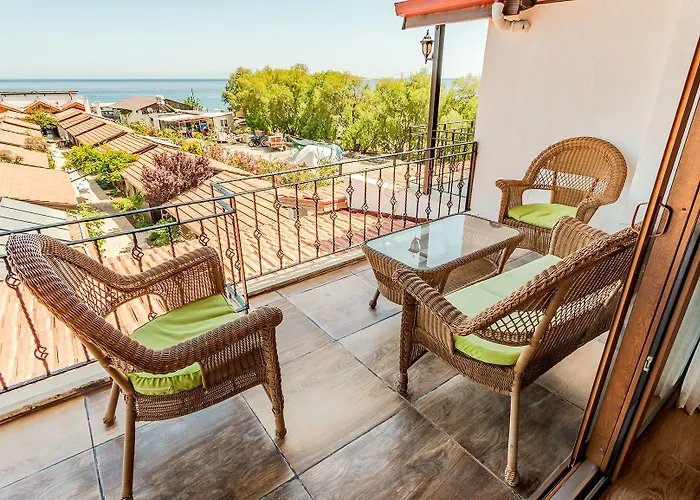 Cuhadar Ahsap Evleri