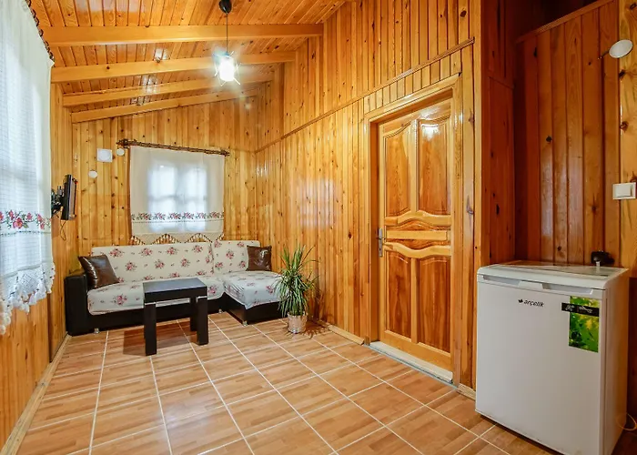 Cuhadar Ahsap Evleri 호텔