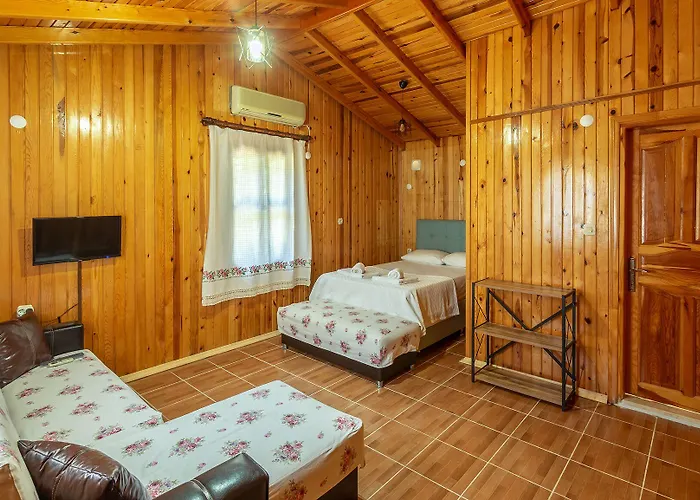 Cuhadar Ahsap Evleri 호텔